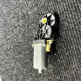 0390203325 Bosch Mercedes E350 W212 Front Right Passenger Seat Adjustment Motor Oem 2010 - 2016