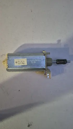 2416179 Bosch Ach 12v 6004 Ra3246 Jci Front Seat Motor From 2014 Toyota Avalon 2416179 Bosch Ach 12v 6004 Ra3246 Jci Front Seat Motor From 2014 Toyota Avalon