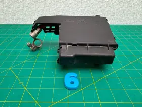 20914309 Cadillac 13-19 Xts Battery Positive Cable Junction Fuse Box Oem