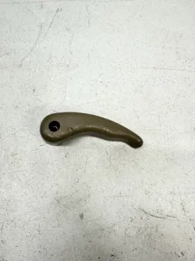 1001986r Chevrolet 95-98 Chevy Silverado Gmc Sierra Passenger Seat Lever Handle Beige Tan S7 1001986r Chevrolet 95-98 Chevy Silverado Gmc Sierra Passenger Seat Lever Handle Beige Tan S7