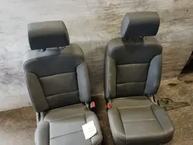 Chevrolet Truck 202.cvhc19 2019 Chevy 5500hd Pair Front Seats Grey Vinyl Manual 12432152