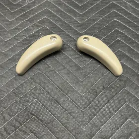 30557 Chevy Gm 95-99 Suburban Tahoe Yukon Driver/passenger Seat Recline Levers Tan