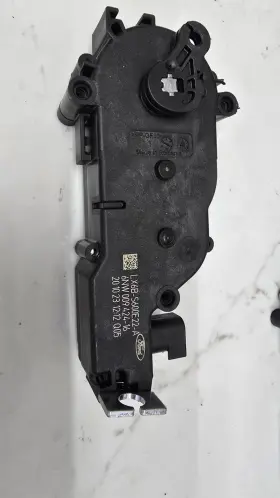 Lx6bs600e22a Continental 2020 - 2024 Lincoln Corsair Rear Left Driver Side Seat Adjust Motor Oem
