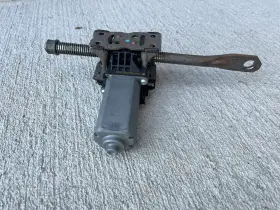 920425101 Dodge 2018 - 2021 Durango Front Right Passenger Seat Adjustment Motor Oem