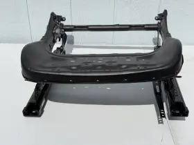 13515472 Gm 2016-2024 Chevy Malibu Front Right Passenger Side Lower Seat Track Frame Oem