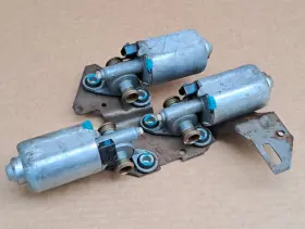 16607941 Gm 93-96 Caprice Impala 89-93 Deville Driver Side Lh 6 Way Power Seat Track Motors