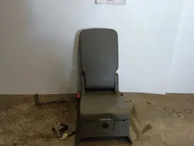 202-04018 Gm Gray Leather Front Center Folding Jump Seat From 2014 Silverado 1500 10991136