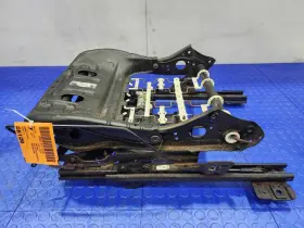 13511663 Gm Trucks 14-19 Chevy Silverado Power Front Seat Frame And Motor Left Driver Side Oem
