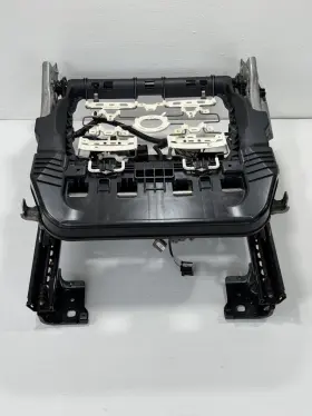 Lincoln Lj7a61701be 2020 - 2025 Corsair Front Left Side Seat Lower Track Frame And Motors Oem