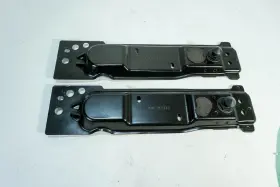 46125725 Mercedes-benz 06-11 Ml500 W164 Oem Rear Rh And Lh Lower Seat Bracket Mount 5070