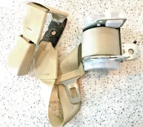 73480-07031-b0 Toyota 13 14 15 16 Avalon Rear Center Mounted Seat Belt Buckle Assembly 73480-07031-b0 Toyota 13 14 15 16 Avalon Rear Center Mounted Seat Belt Buckle Assembly